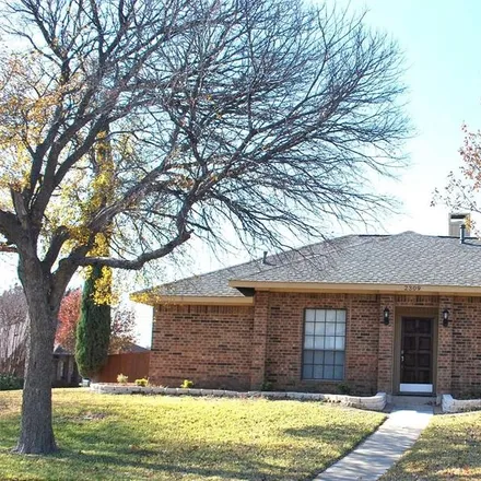 Rent this 3 bed house on 2599 Incline Drive in Carrollton, TX 75006