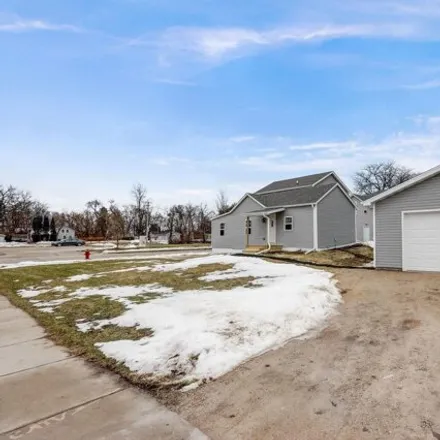 Image 2 - 404 West Whitewater Street, Whitewater, WI 53190, USA - House for sale