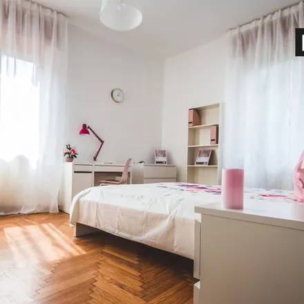 Rent this 6 bed room on Banca Intesa Sanpaolo in Via Fabio Filzi 23, 20124 Milan MI