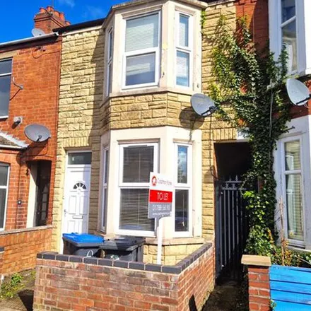 Rent this 2 bed townhouse on Graham Road in Rugby, CV21 3LD