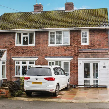 Buy this 3 bed duplex on Wells Road in Bromley, DY5 3TB