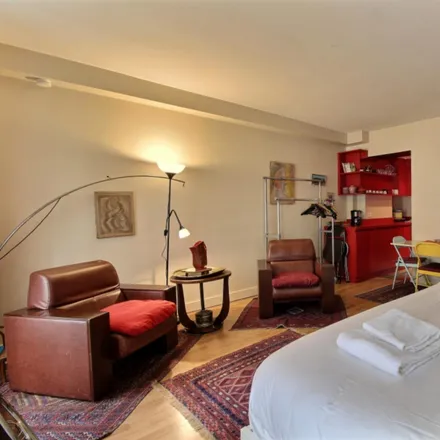 Image 2 - 34 Rue des Martyrs, 75009 Paris, France - Apartment for rent