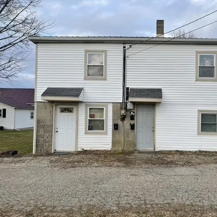 Buy this studio house on 909 North Harrison Street in Alexandria, Madison County