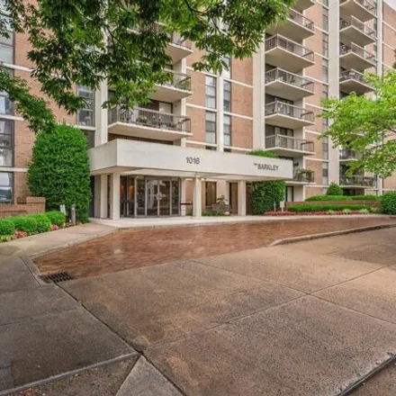 Buy this 2 bed condo on Barkley Condominum in 1016 South Wayne Street, Arlington