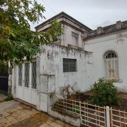 Buy this 3 bed house on Doctor Osvaldo Magnasco 770 in Partido de Morón, Haedo