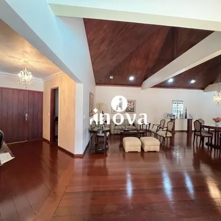 Buy this 5 bed house on Rua Bolivar de Olivera in Vila Olímpica, Uberaba - MG