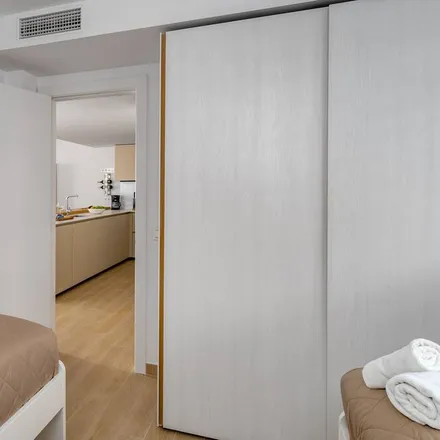 Image 5 - Fuengirola, Avenida Jesús Santos Reín, 29640 Fuengirola, Spain - Apartment for rent