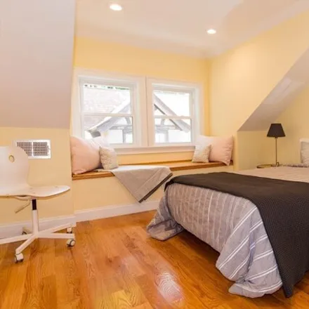 Image 6 - 624 Cambridge Street, Boston, MA 02135, USA - Apartment for rent