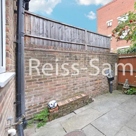 Image 5 - 42 Ferry Street, London, E14 3DT, United Kingdom - Townhouse for rent