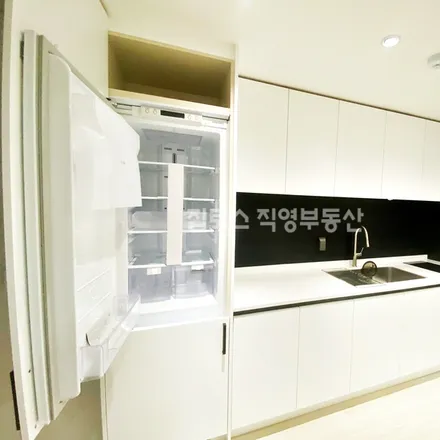 Rent this 2 bed apartment on 서울특별시 관악구 신림동 98-389