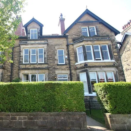 Rent this 4 bed townhouse on Park Avenue South in Harrogate, HG2 9BE
