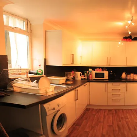 Rent this 6 bed townhouse on 26 Hill Park Crescent in Plymouth, PL4 8JW