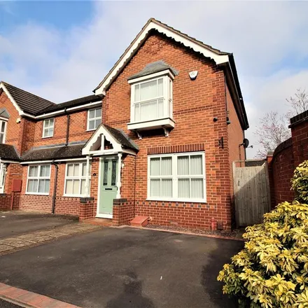 Rent this 3 bed duplex on Hornbeam Close in Oadby, LE2 4EQ