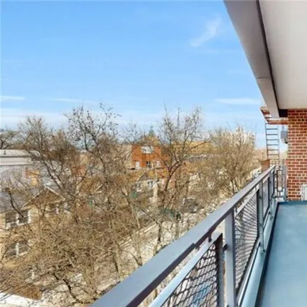 Image 2 - 87-10 51st Avenue, New York, NY 11373, USA - Apartment for sale