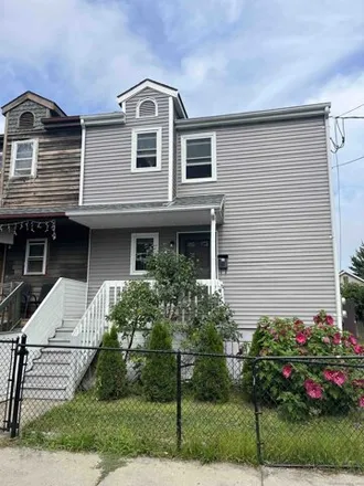Image 1 - 464 Union Ave, Bridgeport, Connecticut, 06607 - House for sale
