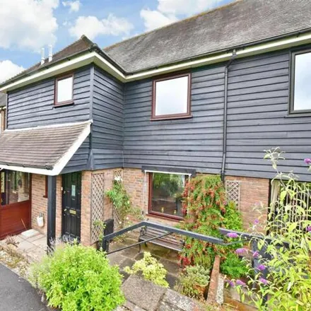 Buy this 3 bed townhouse on Turners Avenue in Tenterden, TN30 6QW