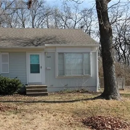 Buy this 3 bed house on 5498 East 137 Street in Grandview, MO 64030