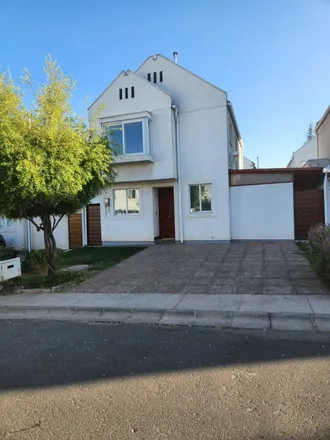 Rent this 3 bed house on El Olivar in 794 0697 Provincia de Santiago, Chile