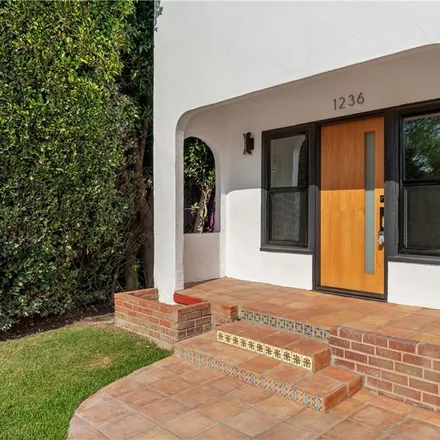 Image 5 - 1236 South Cloverdale Avenue, Los Angeles, CA 90019, USA - Townhouse for sale