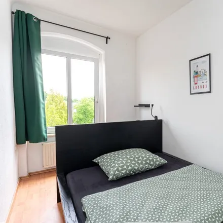 Rent this 5 bed room on Lutherstraße 6 in 13585 Berlin, Germany