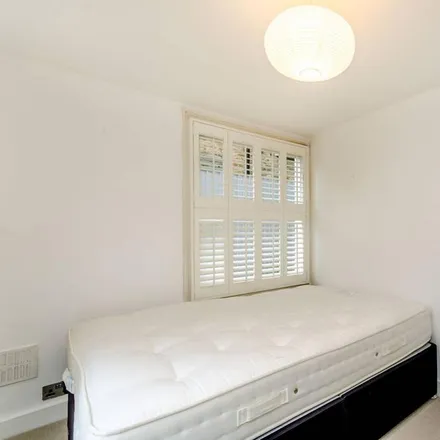 Image 9 - Rotherwood Road, London, SW15 1JZ, United Kingdom - Apartment for rent