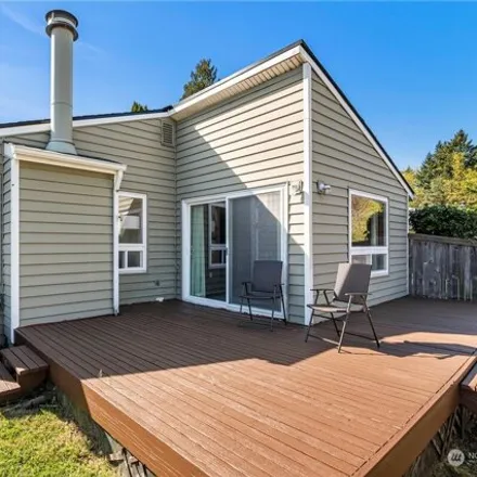 Buy this 2 bed house on 13630 135th Avenue Northeast in Kirkland, WA 98034