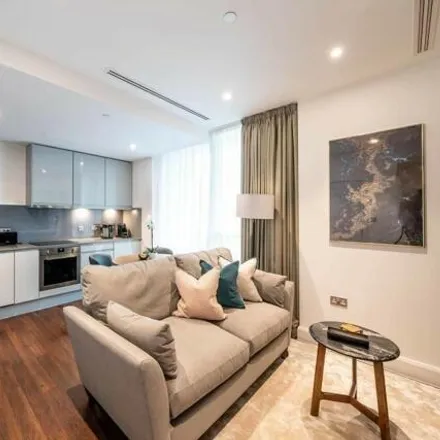 Rent this 1 bed room on Sirocco Tower in 32 Harbour Way, Canary Wharf