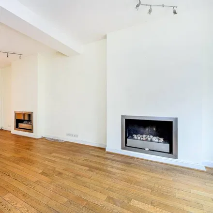 Rent this 4 bed house on Tyrawley Road in London, SW6 4QJ