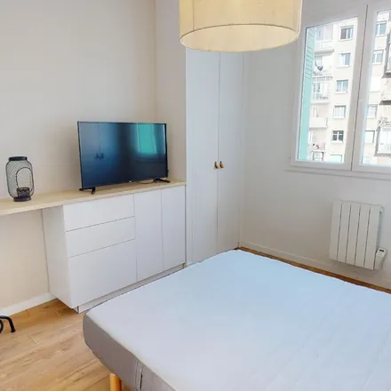 Rent this 3 bed apartment on 119 Rue Saint-Pierre in 13005 Marseille, France