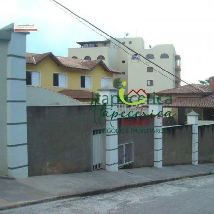 Rent this 3 bed house on Avenida Delfim Verde in Centro, Itapecerica da Serra - SP