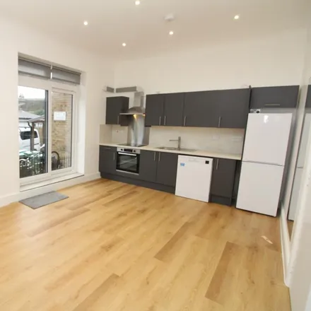 Rent this 2 bed apartment on Astbury Road in London, SE15 2NL