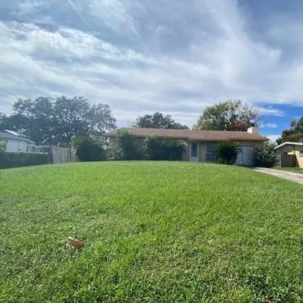 Rent this 3 bed house on 910 Pinedale Avenue in Orange County, FL 32808