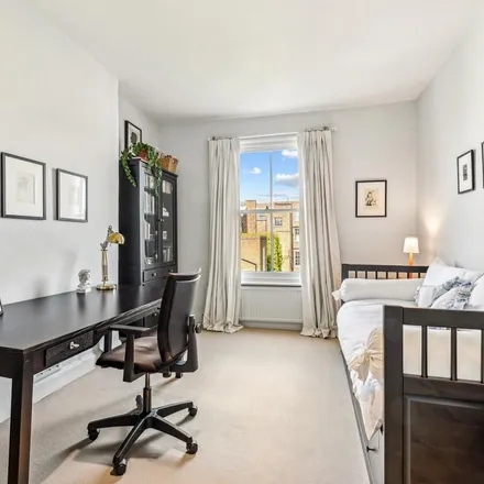 Rent this 4 bed apartment on 6 Fawcett Street in London, SW10 9HR