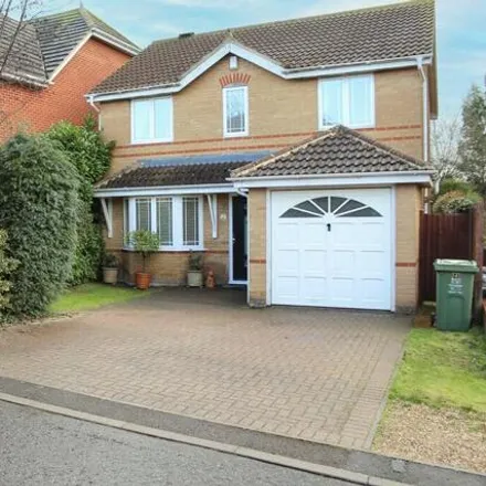 Buy this 3 bed house on Lamont Close in Wickford, SS12 9QS