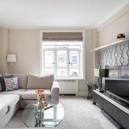 Image 1 - Chesterfield House, Chesterfield Gardens, London, W1J 7TL, United Kingdom - Apartment for sale