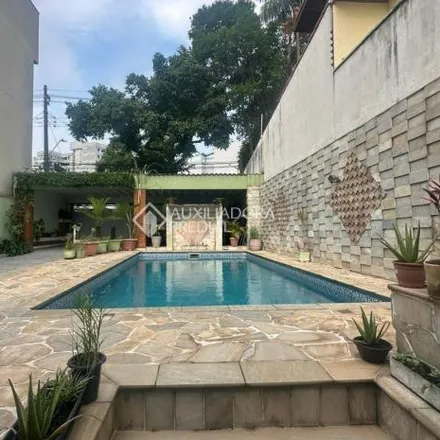 Buy this 3 bed house on Casa do Ed in Rua Maria Antonieta 21, Bangú