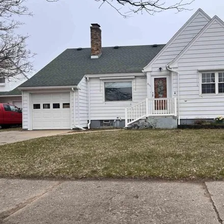 Buy this 3 bed house on 811 South 15th Street in Escanaba, MI 49829