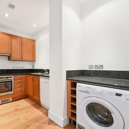 Image 3 - 15-17 King Street, London, SW1Y 6QY, United Kingdom - Apartment for rent
