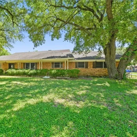 Buy this 3 bed house on 115 Spears Lane in Wills Point, TX 75169
