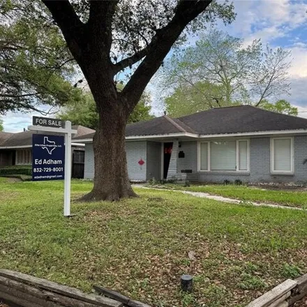 Buy this 2 bed house on 3203 Castlewood Street in Houston, TX 77025