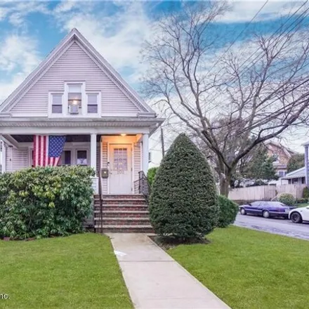 Buy this 3 bed house on 202 Watchogue Road in New York, NY 10314