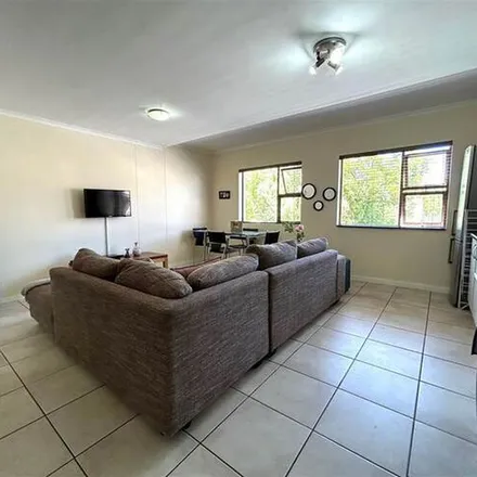 Image 4 - 3 Ruchill Road, Diep River, Western Cape, 7800, South Africa - Apartment for rent