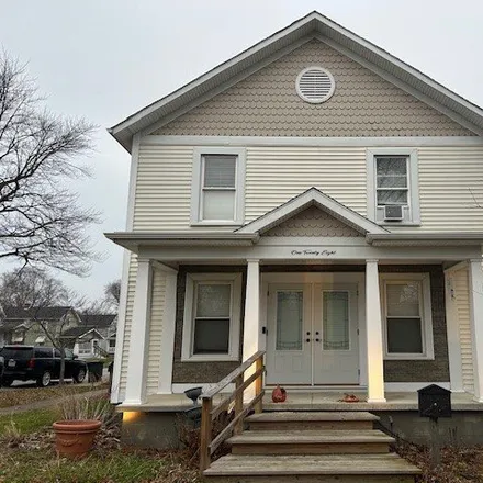 Buy this 8 bed house on 489 West North Street in Fostoria, OH 44830
