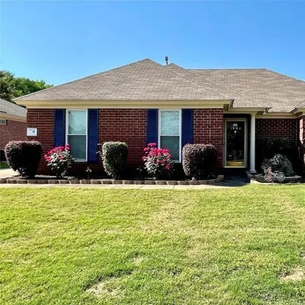 Buy this 3 bed house on 1904 Regent Road in Prattville, AL 36066
