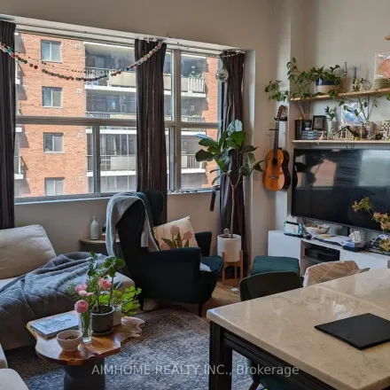 Image 2 - The Westside Metropolitan, 700 King Street West, Old Toronto, ON M5V 1M0, Canada - Apartment for rent