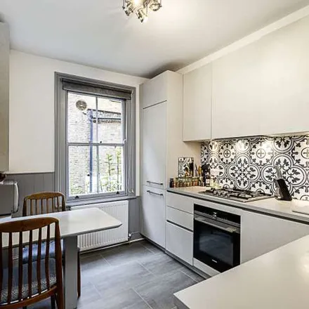 Image 4 - Castletown Road, London, W14 9HF, United Kingdom - Apartment for rent