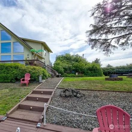 Image 3 - 592 Point Brown Avenue Southeast, Ocean Shores, Grays Harbor County, WA 98569, USA - House for sale