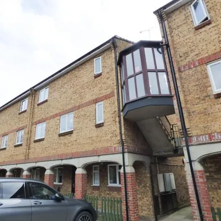 Rent this 1 bed apartment on Woodstock Crescent in Basildon, SS15 6LG