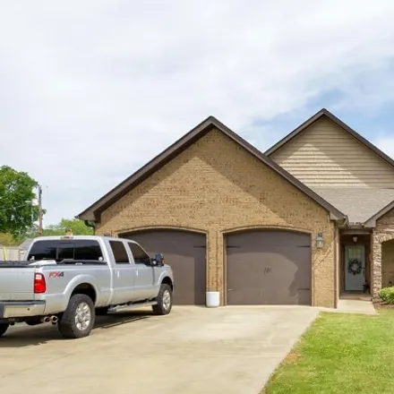 Buy this 3 bed house on 709 Dearborn Avenue in East Haven, Muscle Shoals