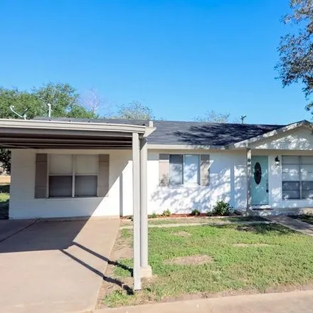 Buy this 3 bed house on 1006 Burleson Street in George West, TX 78022